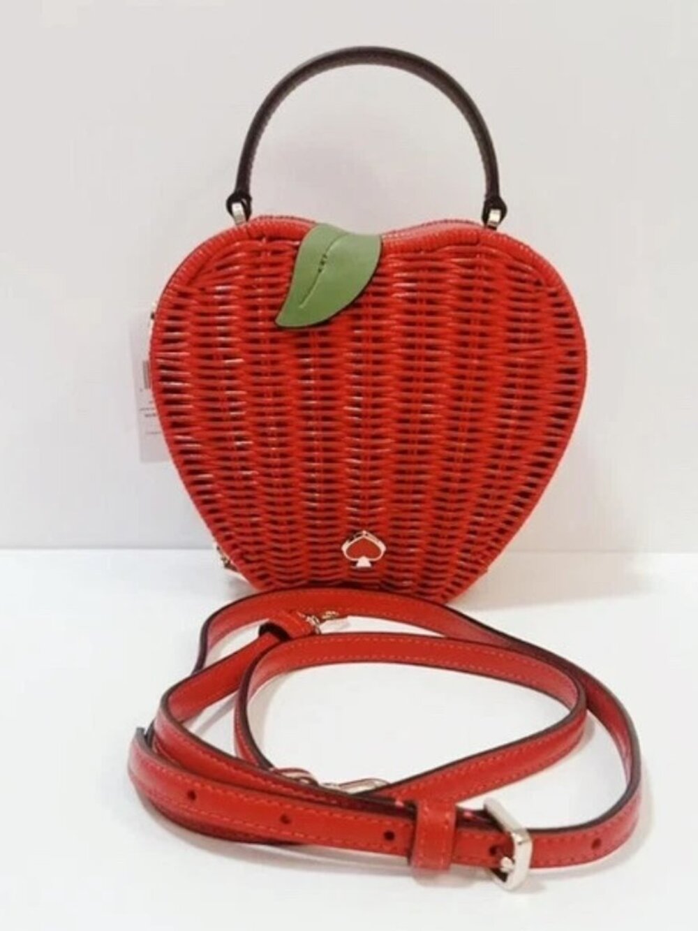 Kate Spade Honeycrisp 3D Red Apple Wicker Crossbody NWT - Picture 2 of 8